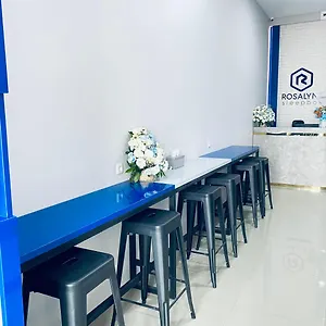 https://rosalyne-sleepbox-denpasar-bali-seminyak.hotelsseminyak.net